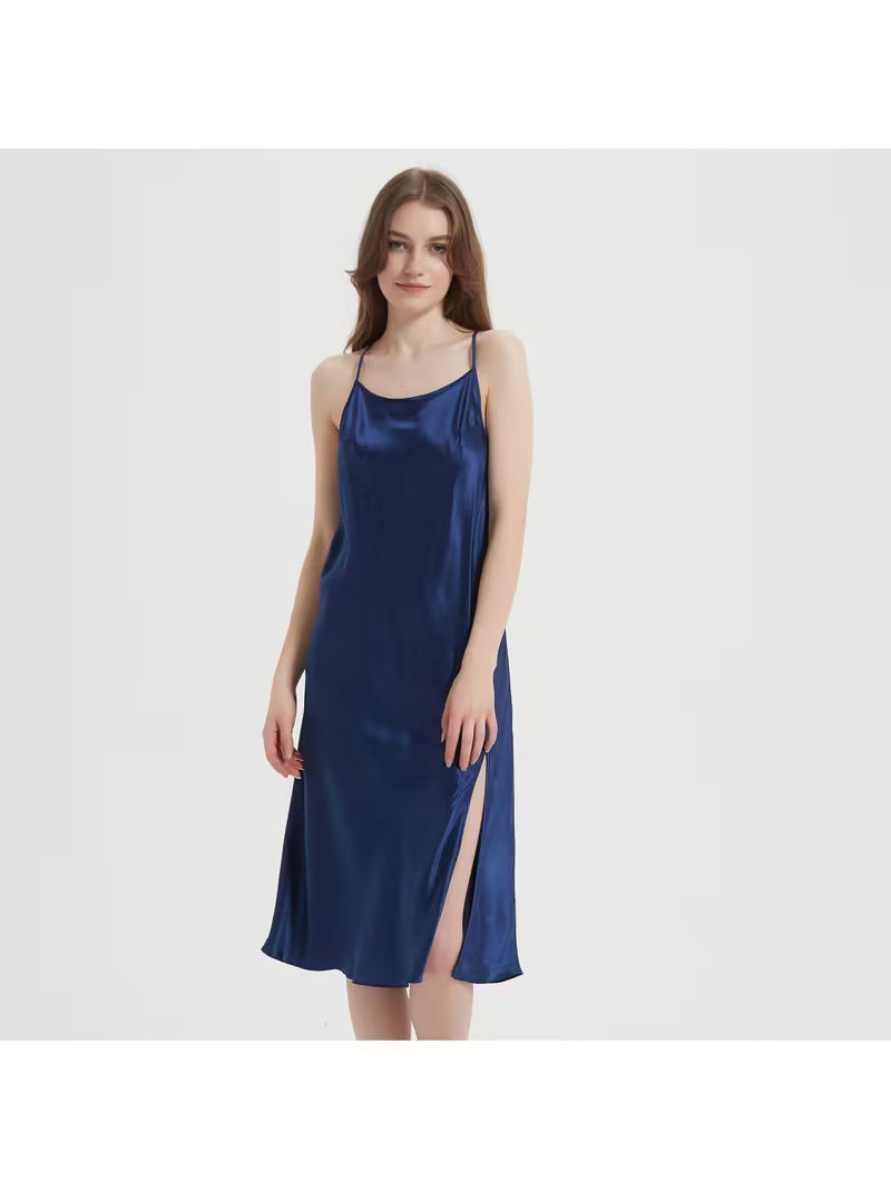100% Mulberry with Glossy Satin End. Thin Straps And Side Split Design Bring Elegant Drape. Smooth Breathable Fabric Ensures Comfy Sleep