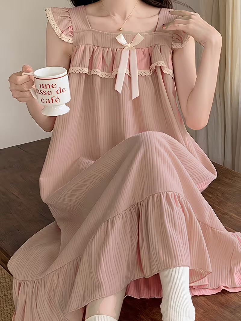 Mid-Length Sleepwear with Built-In Padding That Can Be Worn Outside